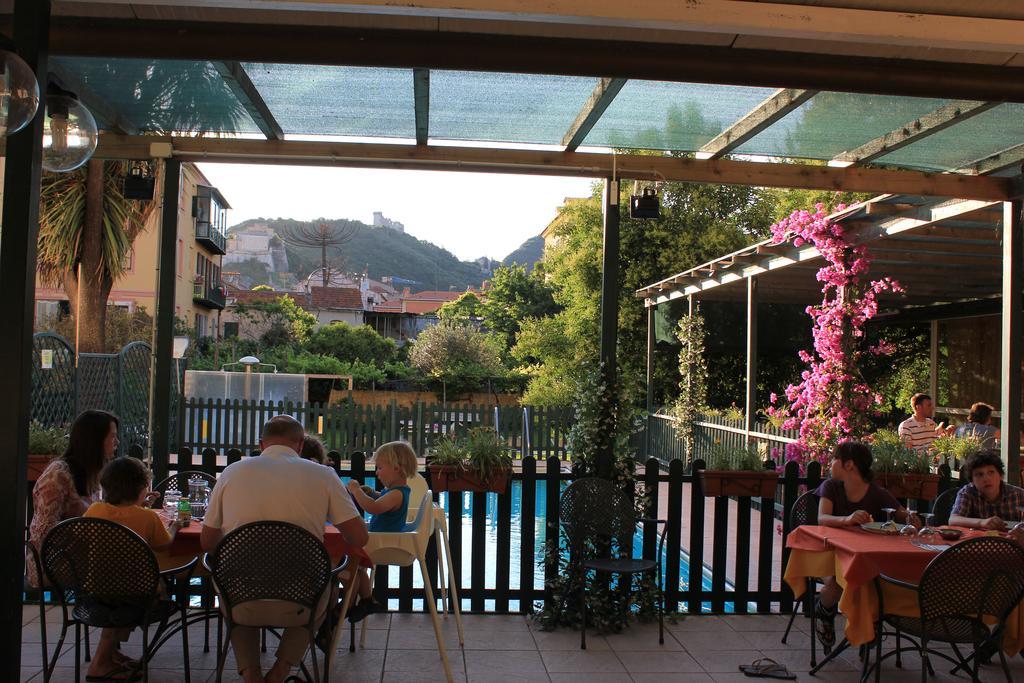 فينالي ليغوري Hotel Florenz المظهر الخارجي الصورة